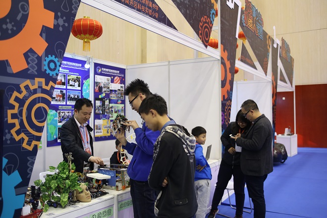 第十七届北京青少年机器人竞赛正式开赛